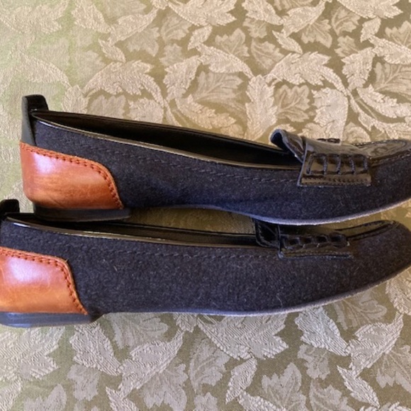 Chanel Loafers - Picture 6 of 8